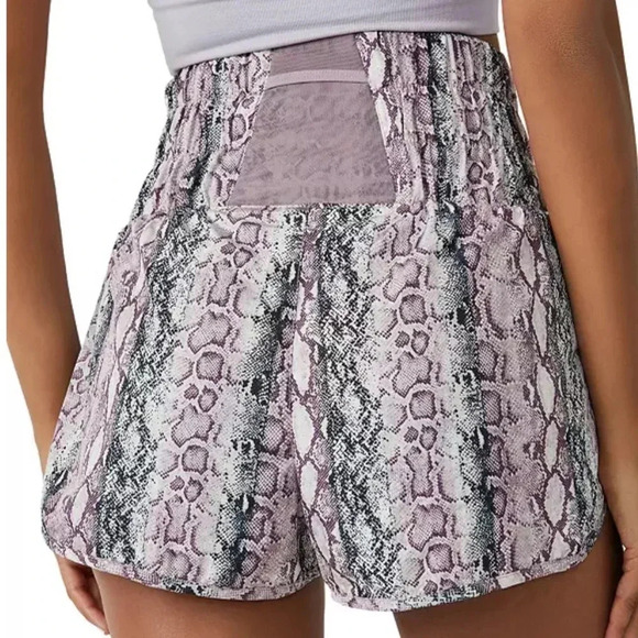 NWT!! Free People - The Way Home Printed Shorts - Medium - Anaconda Venom Cbo - Picture 3 of 10